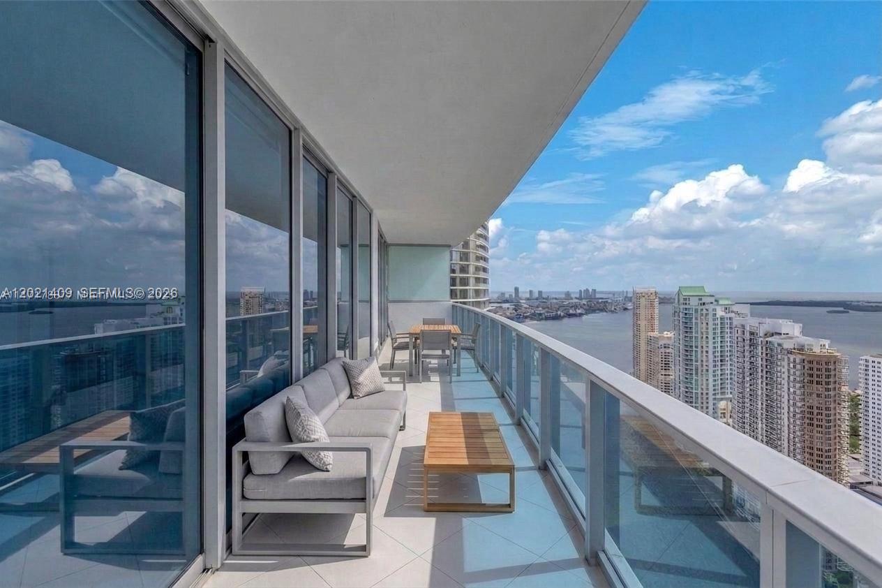 image Epic Residences0