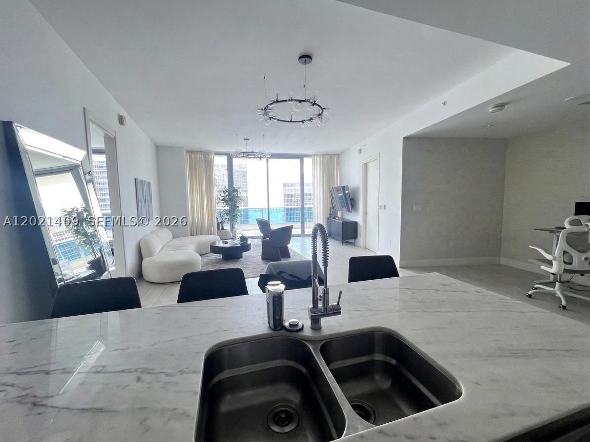image Epic Residences12
