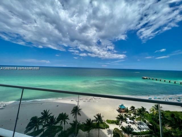16901 Collins Ave #1104