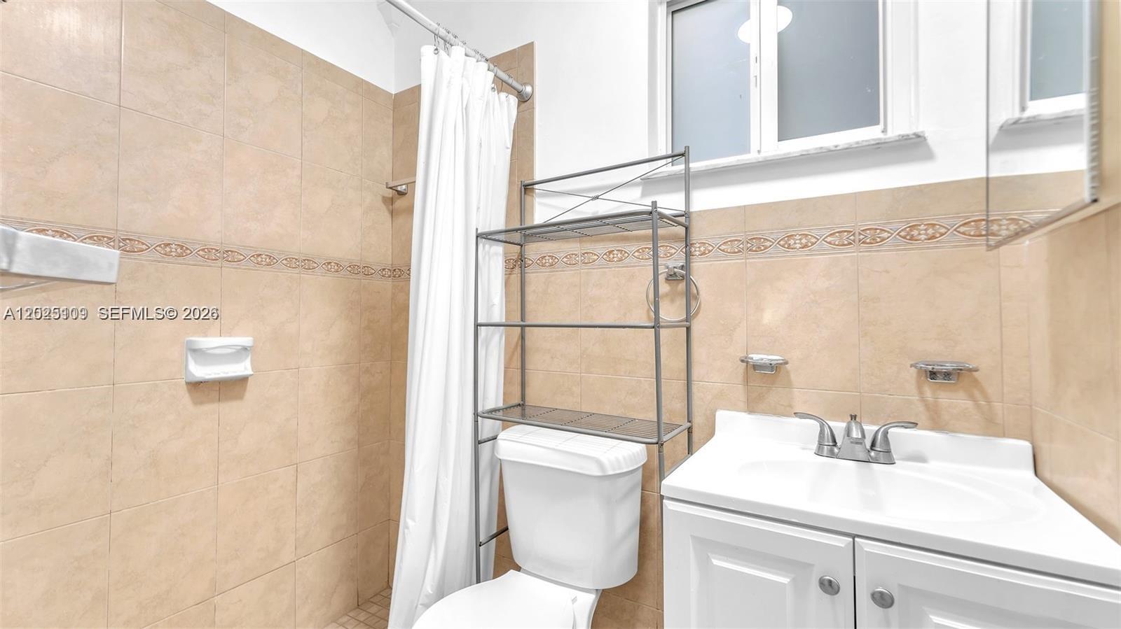 3375 SW 1st St Miami, FL 33135
