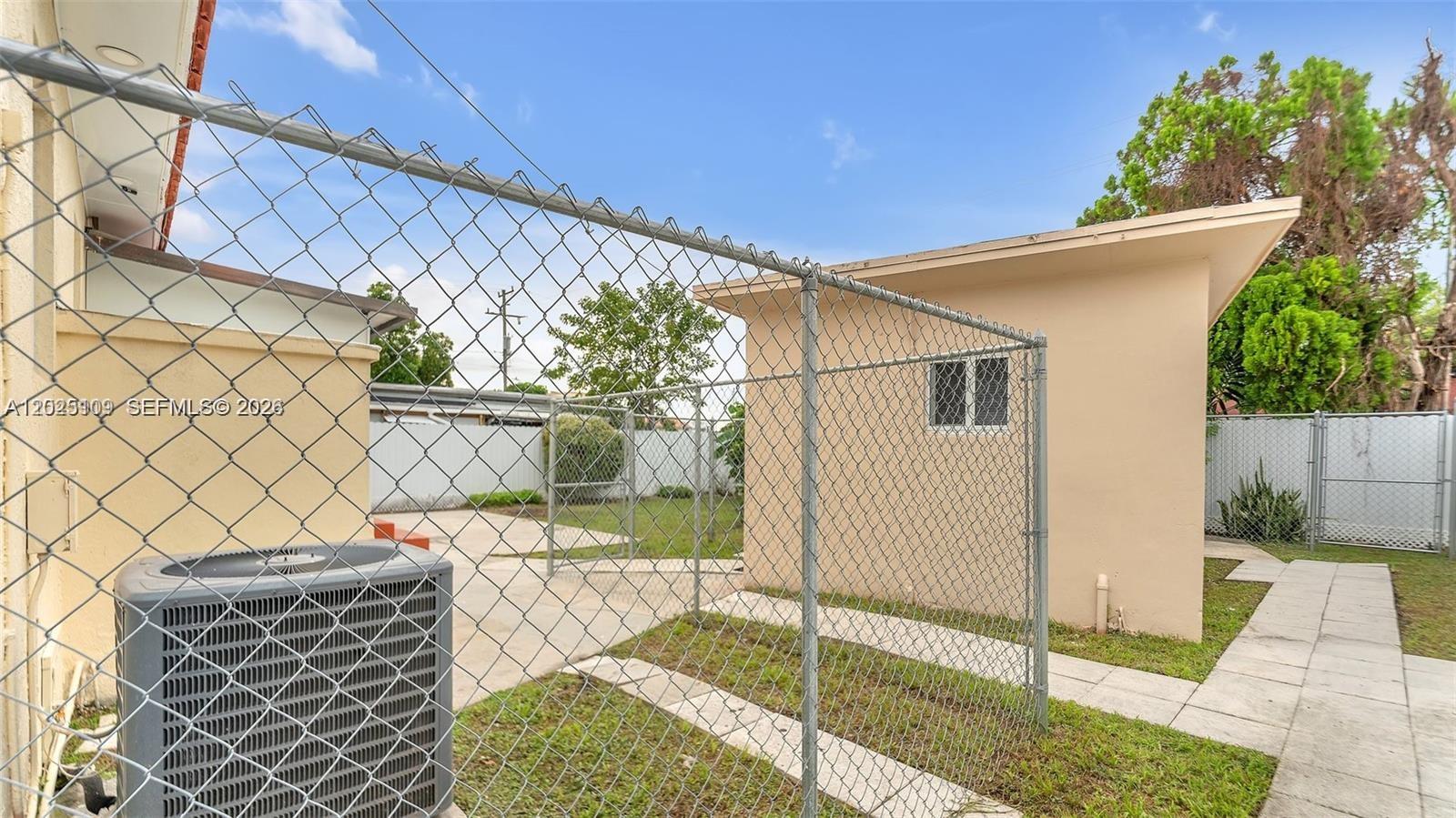 3375 SW 1st St Miami, FL 33135
