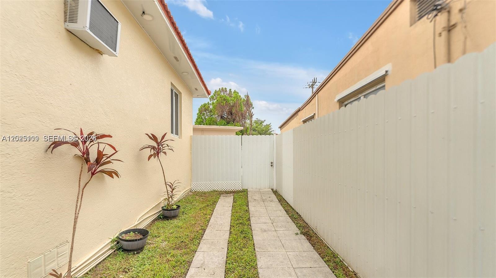 3375 SW 1st St Miami, FL 33135