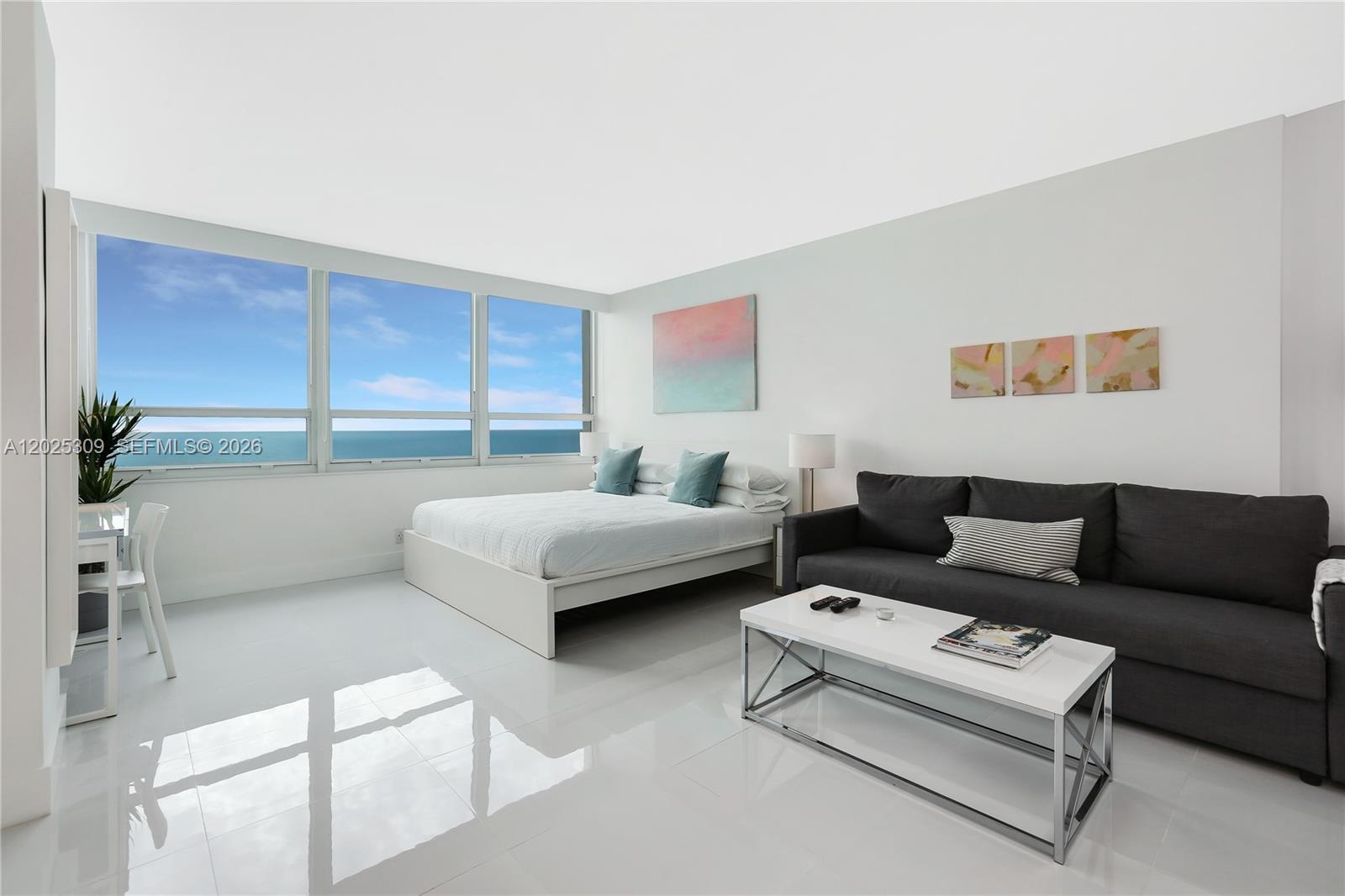 5445 Collins Ave #928