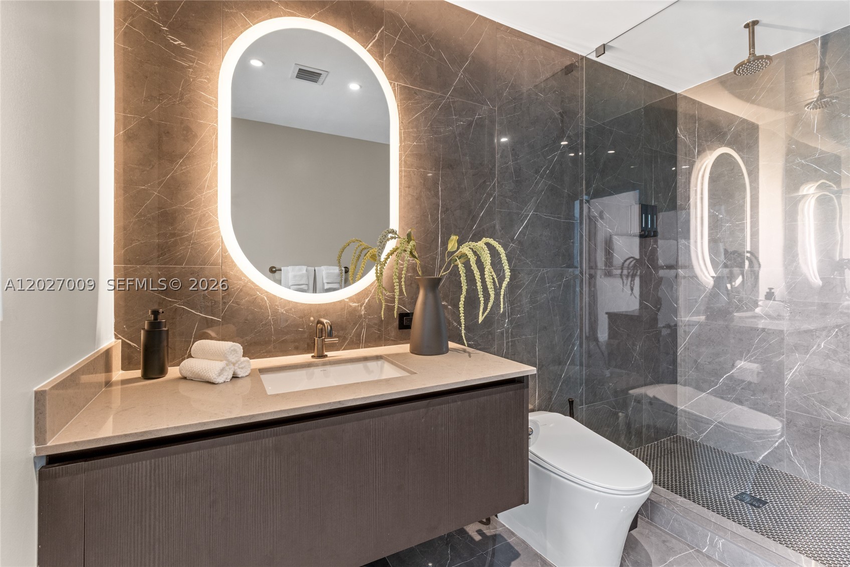 image E11EVEN Hotel & Residences9