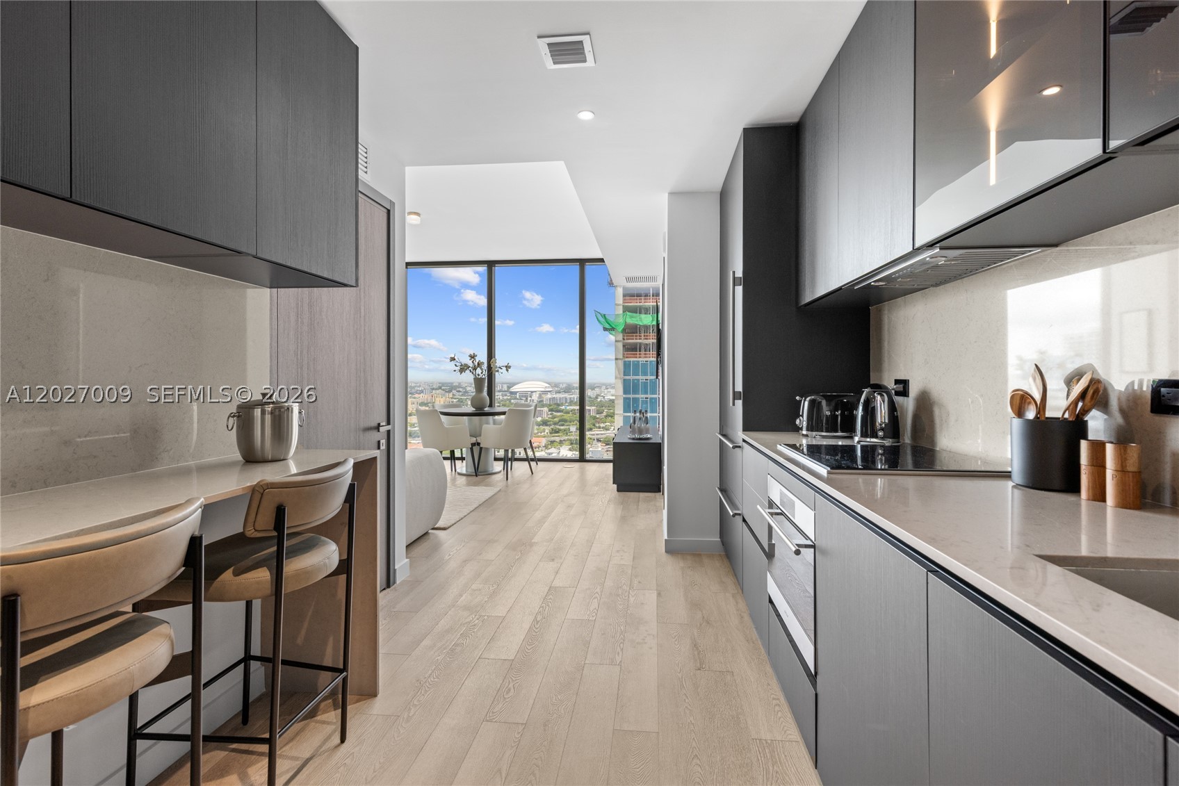 image E11EVEN Hotel & Residences22