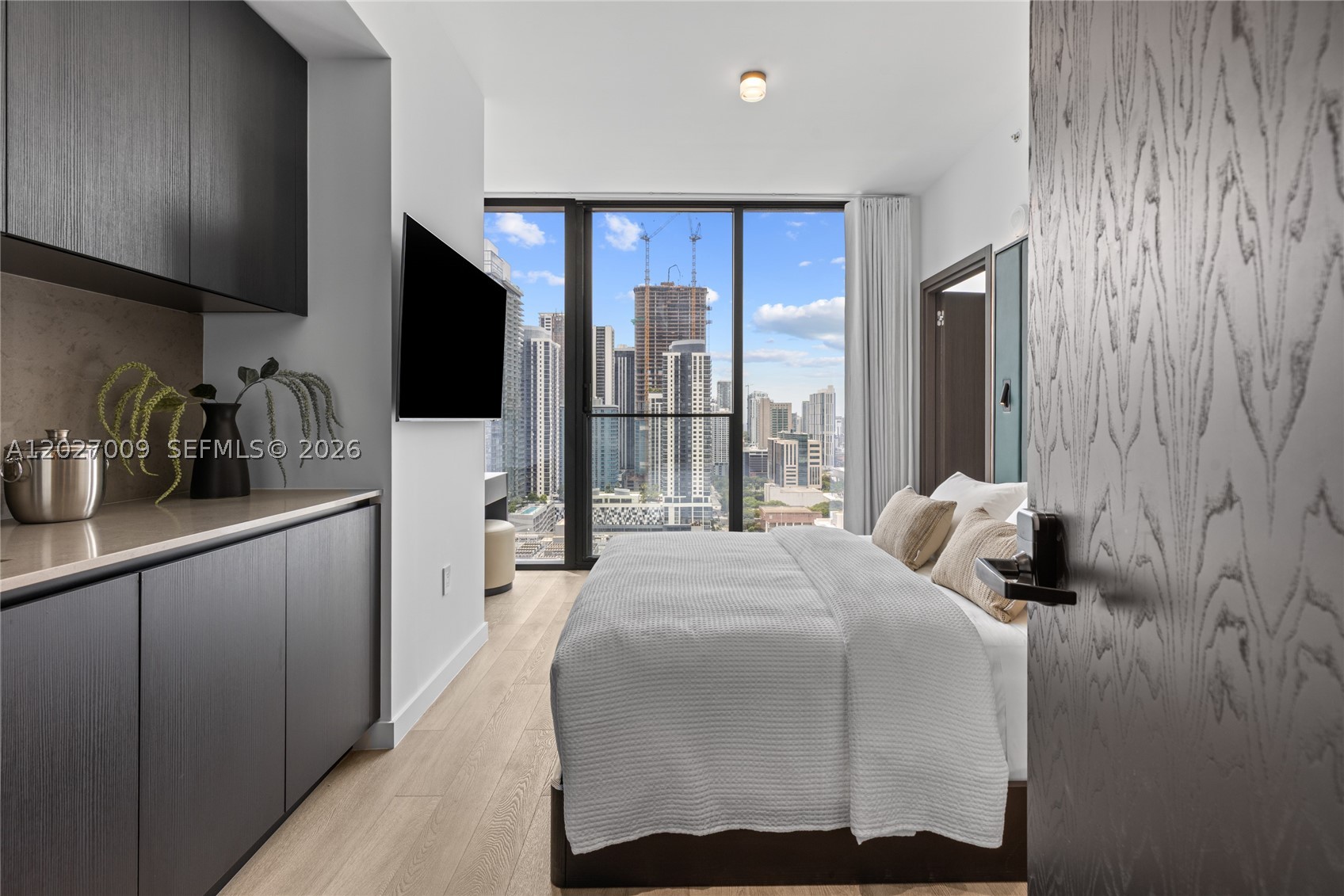 image E11EVEN Hotel & Residences35
