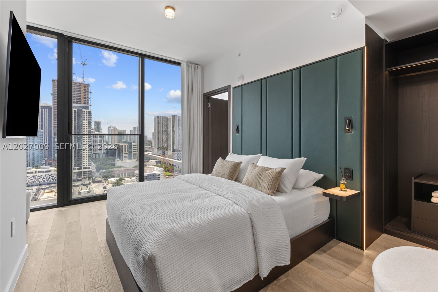 image E11EVEN Hotel & Residences36