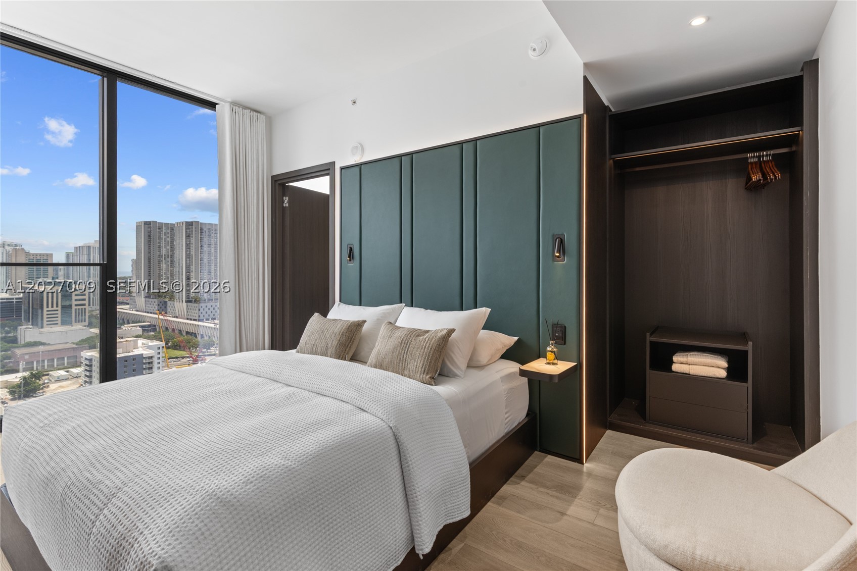 image E11EVEN Hotel & Residences37