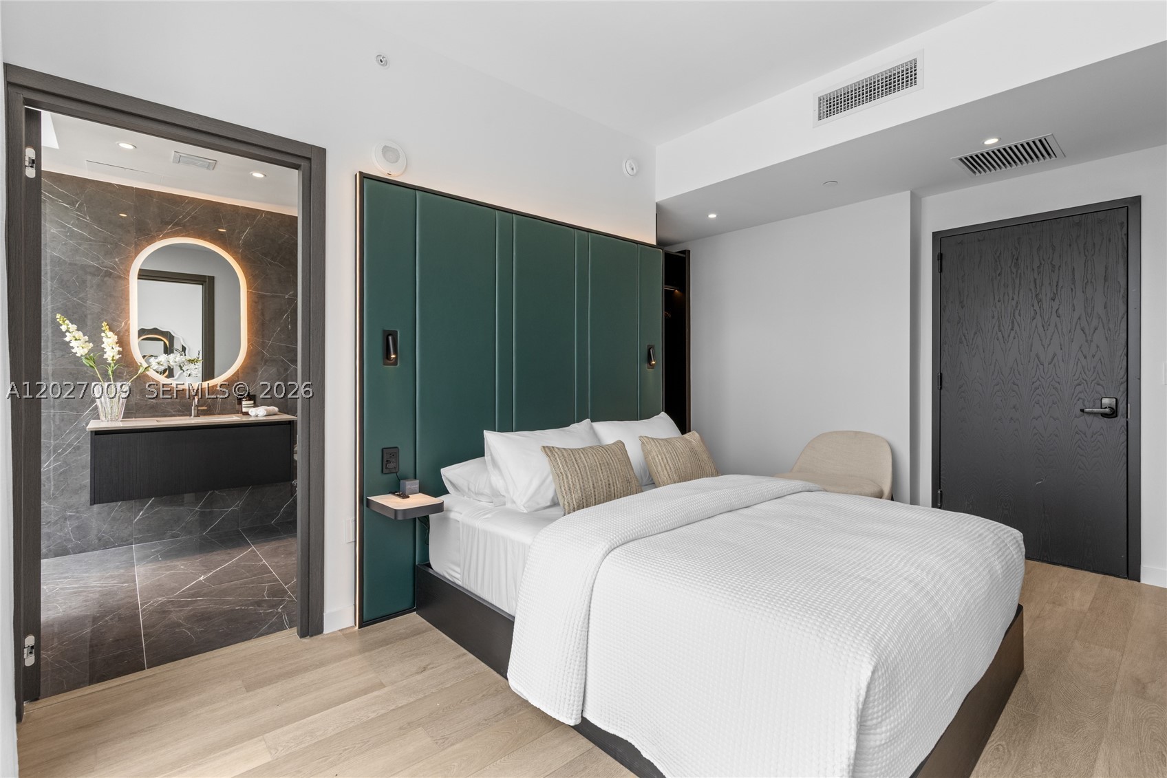 image E11EVEN Hotel & Residences44