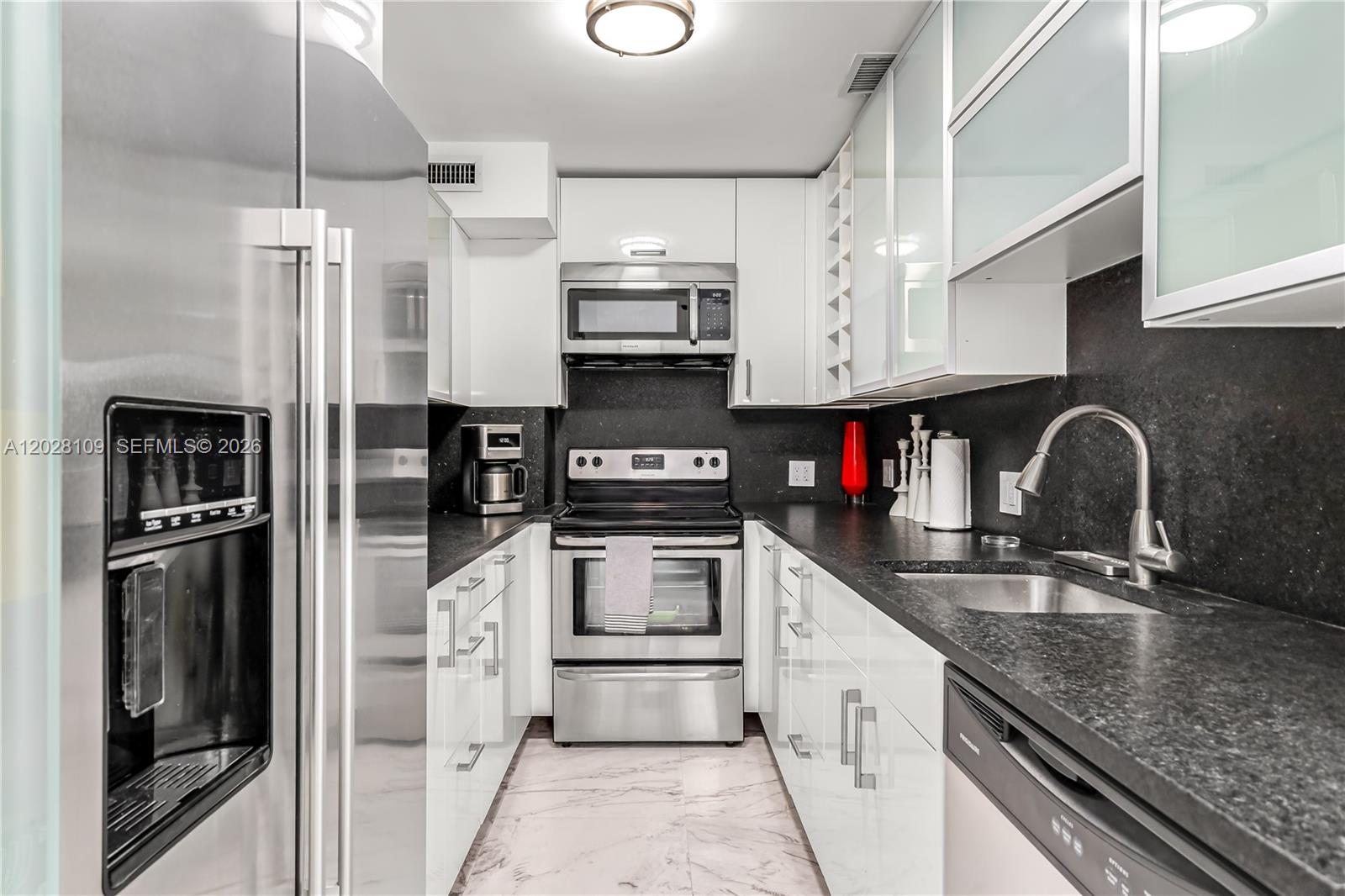 3 Island Ave #11B Miami Beach, FL 33139
