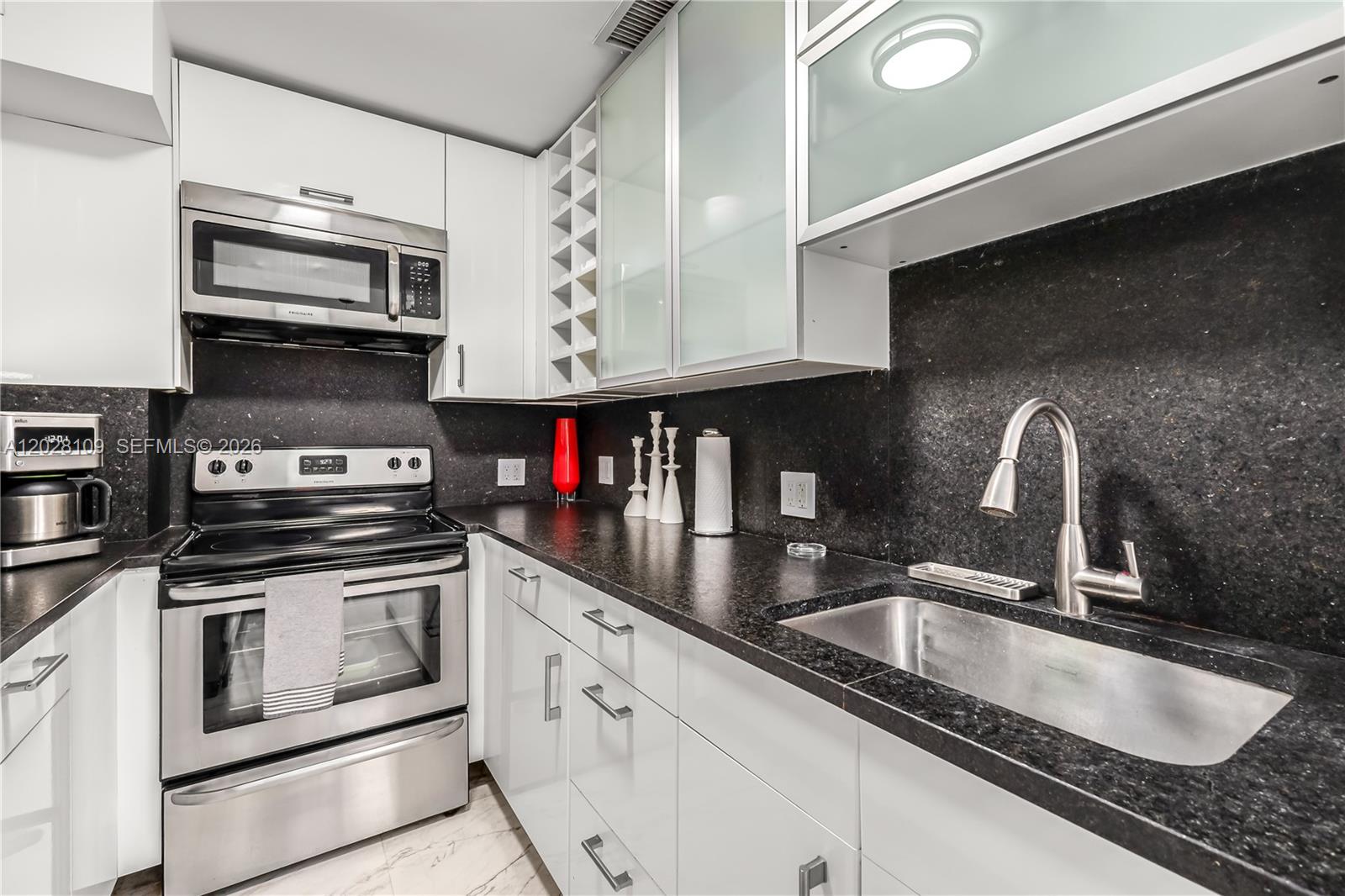 3 Island Ave #11B Miami Beach, FL 33139