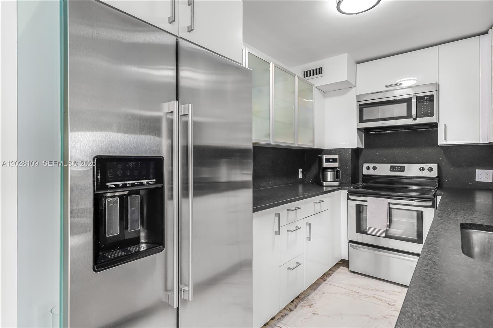 3 Island Ave #11B Miami Beach, FL 33139