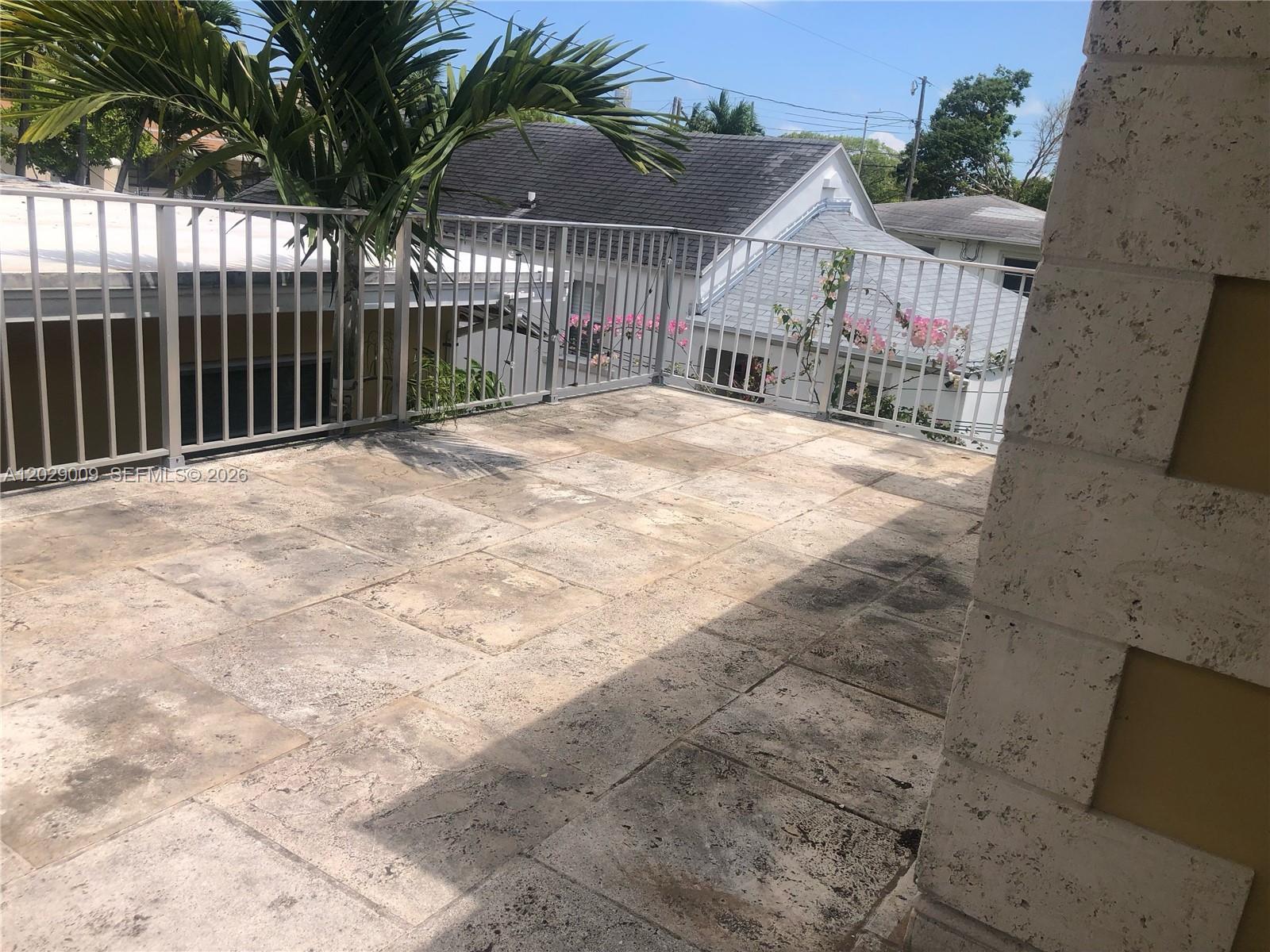 1100 SW 10th St #1 Miami, FL 33130