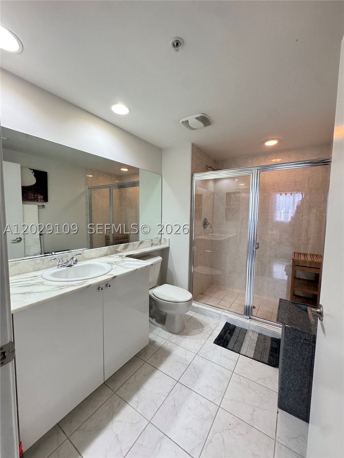 image The Venture at Aventura9