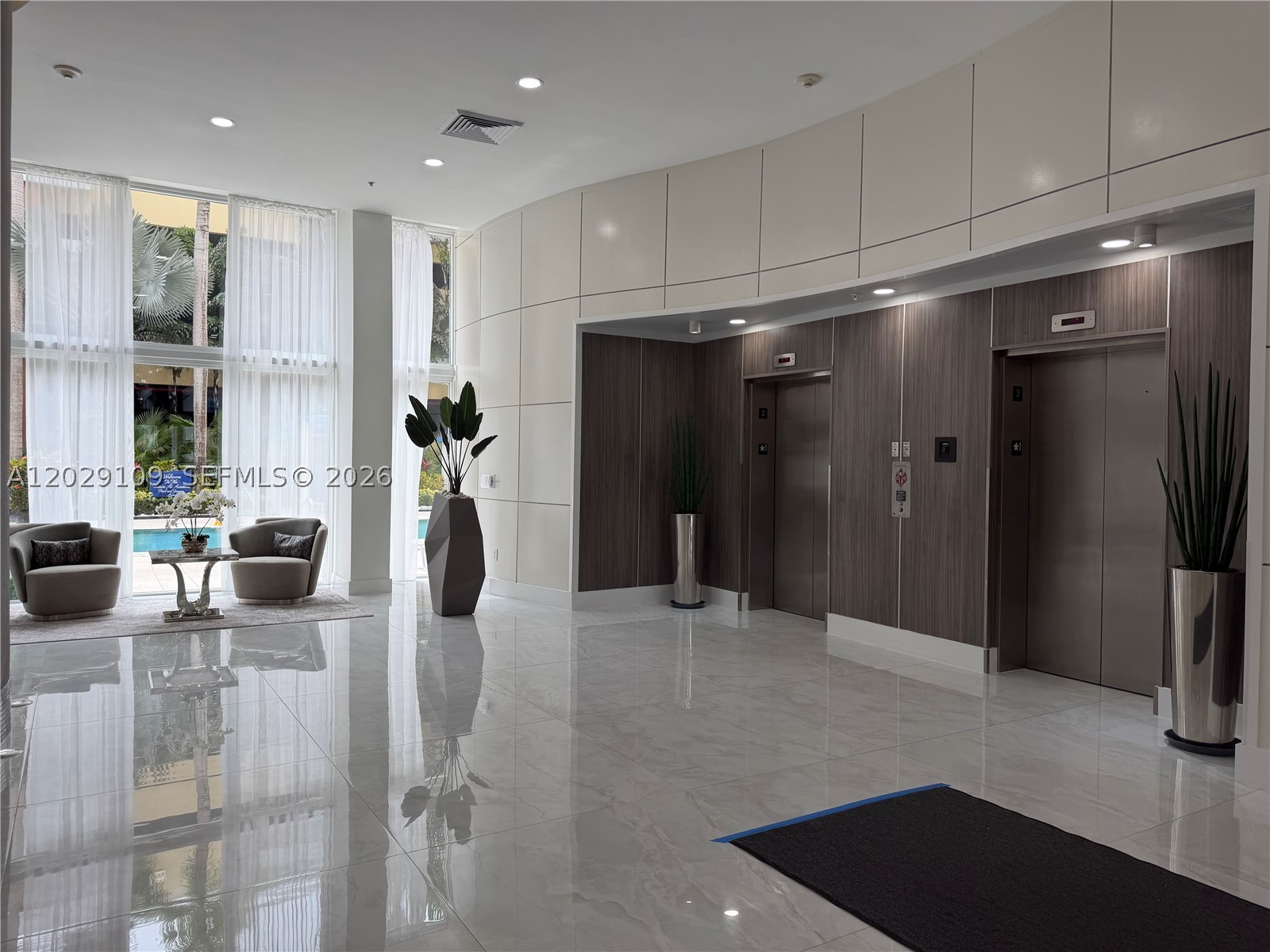 image The Venture at Aventura15