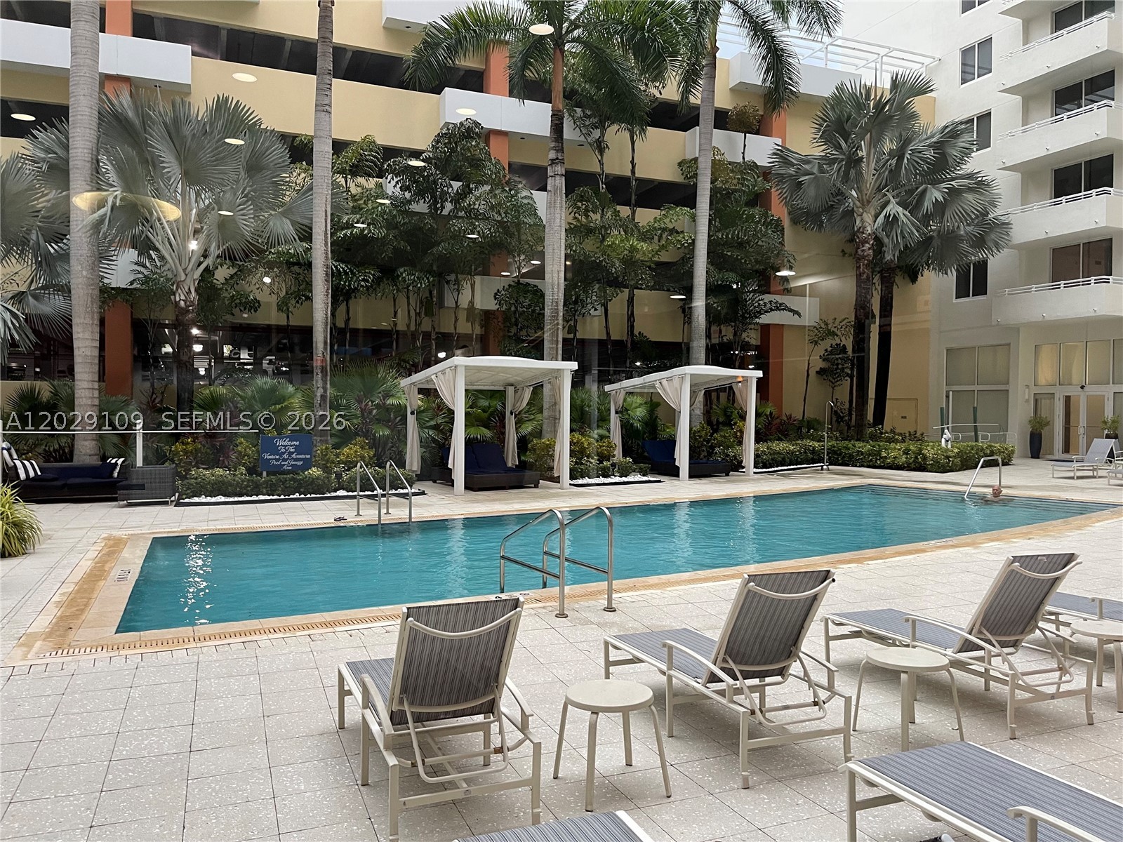 image The Venture at Aventura1