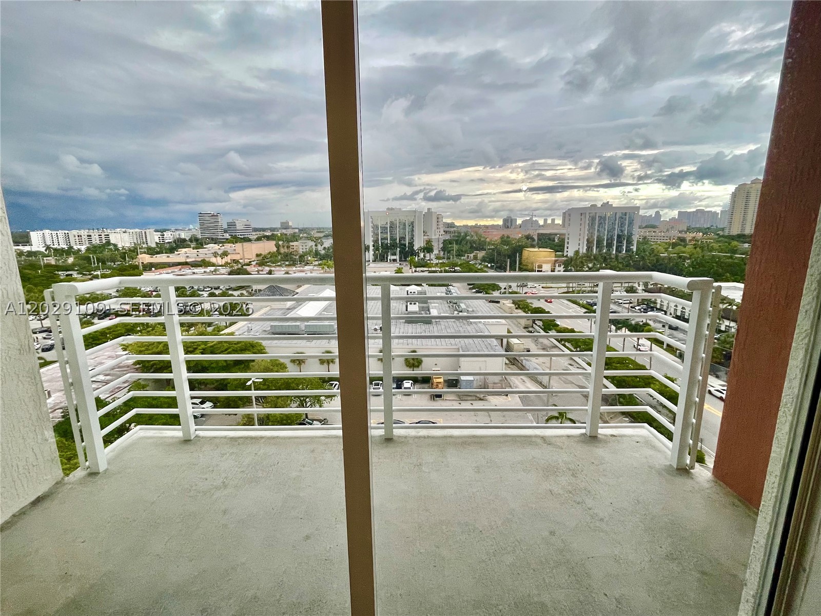 image The Venture at Aventura2