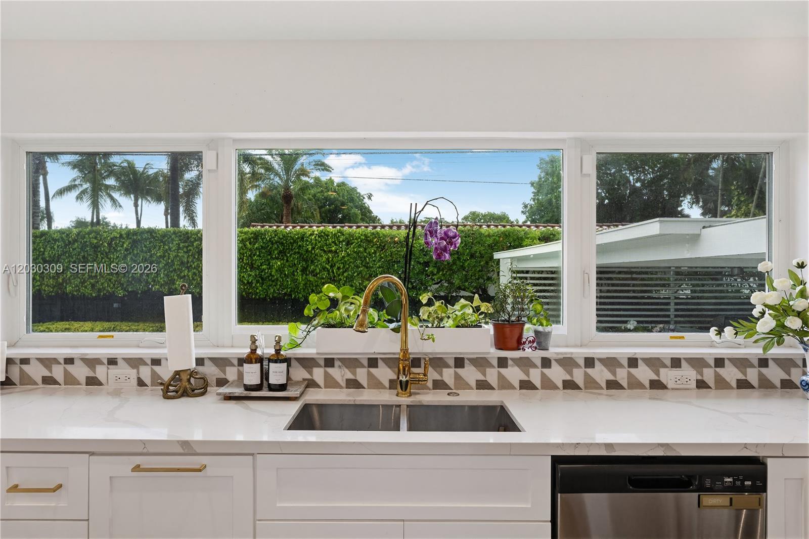 5785 SW 46th Ter Miami, FL 33155