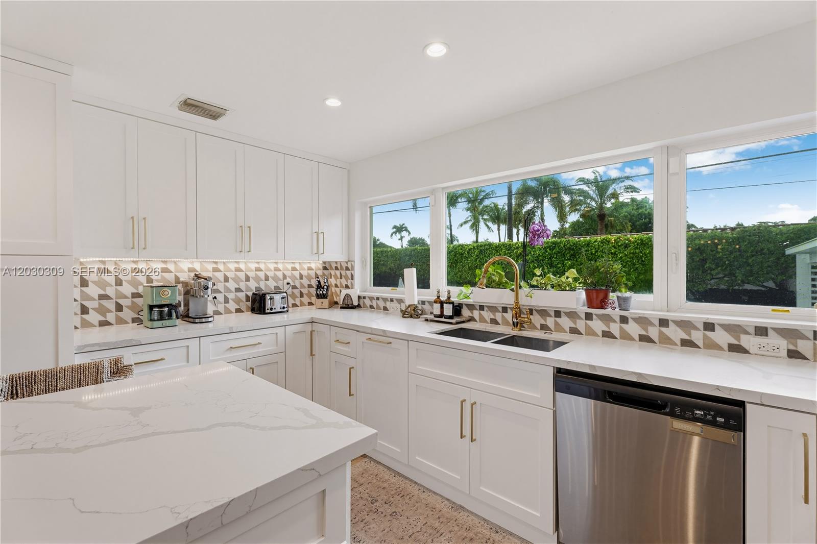 5785 SW 46th Ter Miami, FL 33155