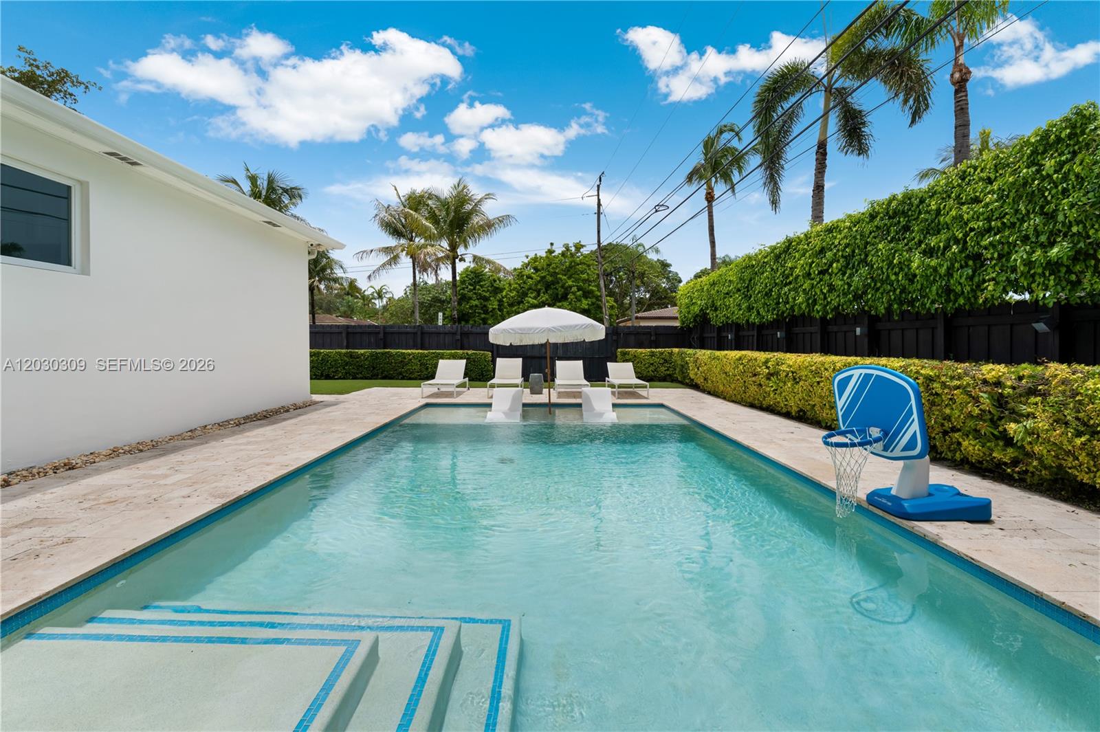 5785 SW 46th Ter Miami, FL 33155