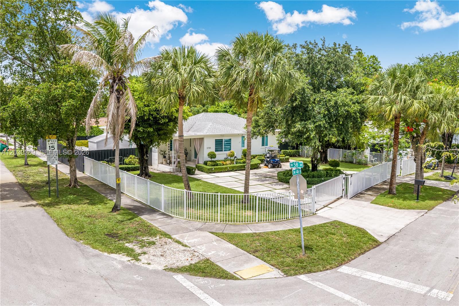5785 SW 46th Ter Miami, FL 33155