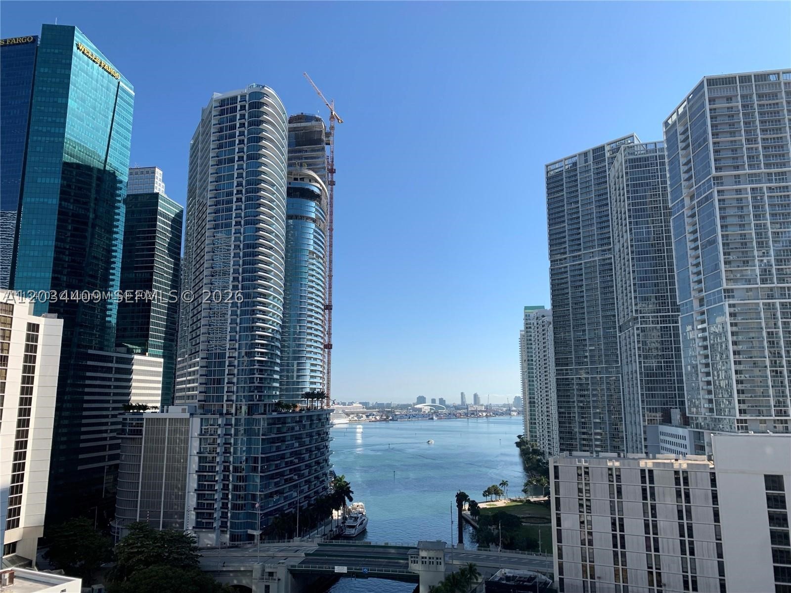 image Brickell on the River North18