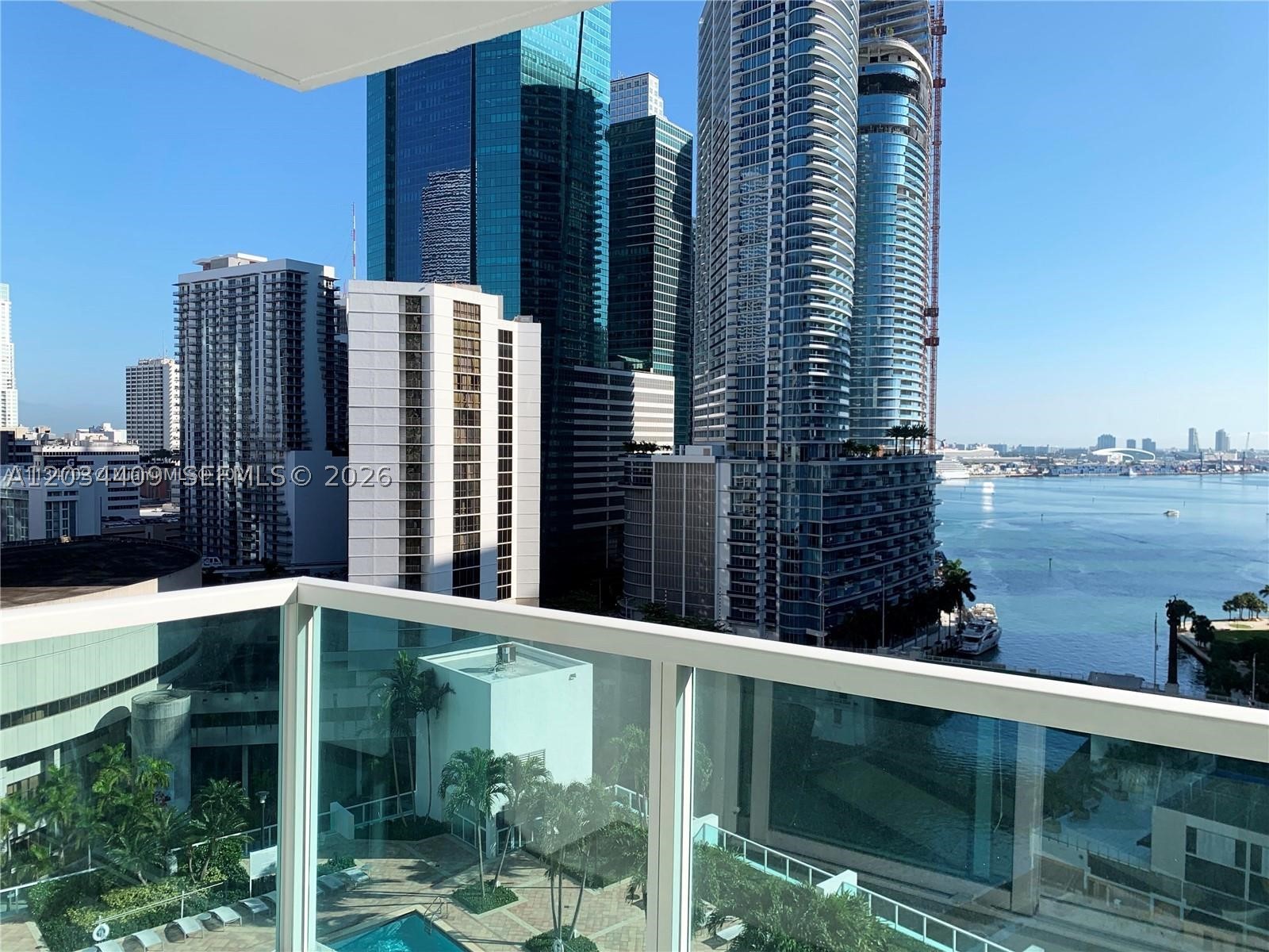 image Brickell on the River North1