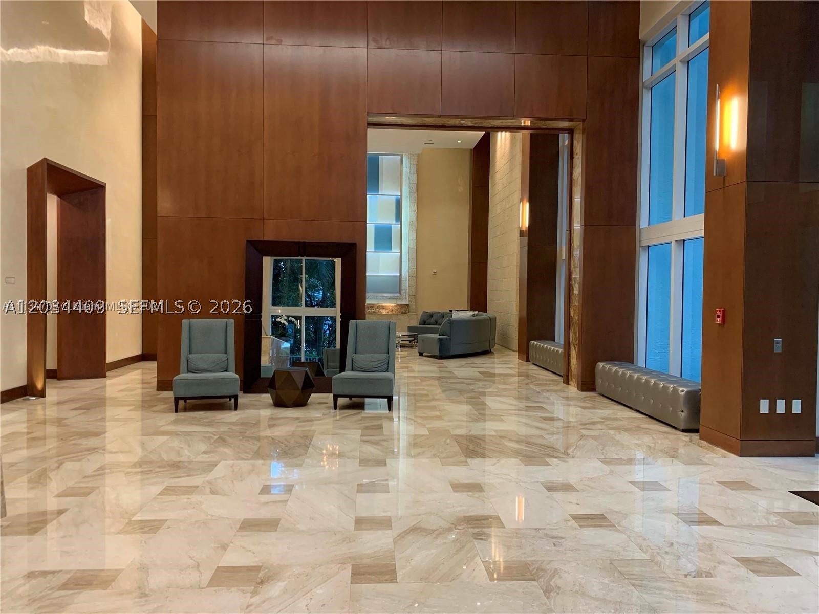 image Brickell on the River North21