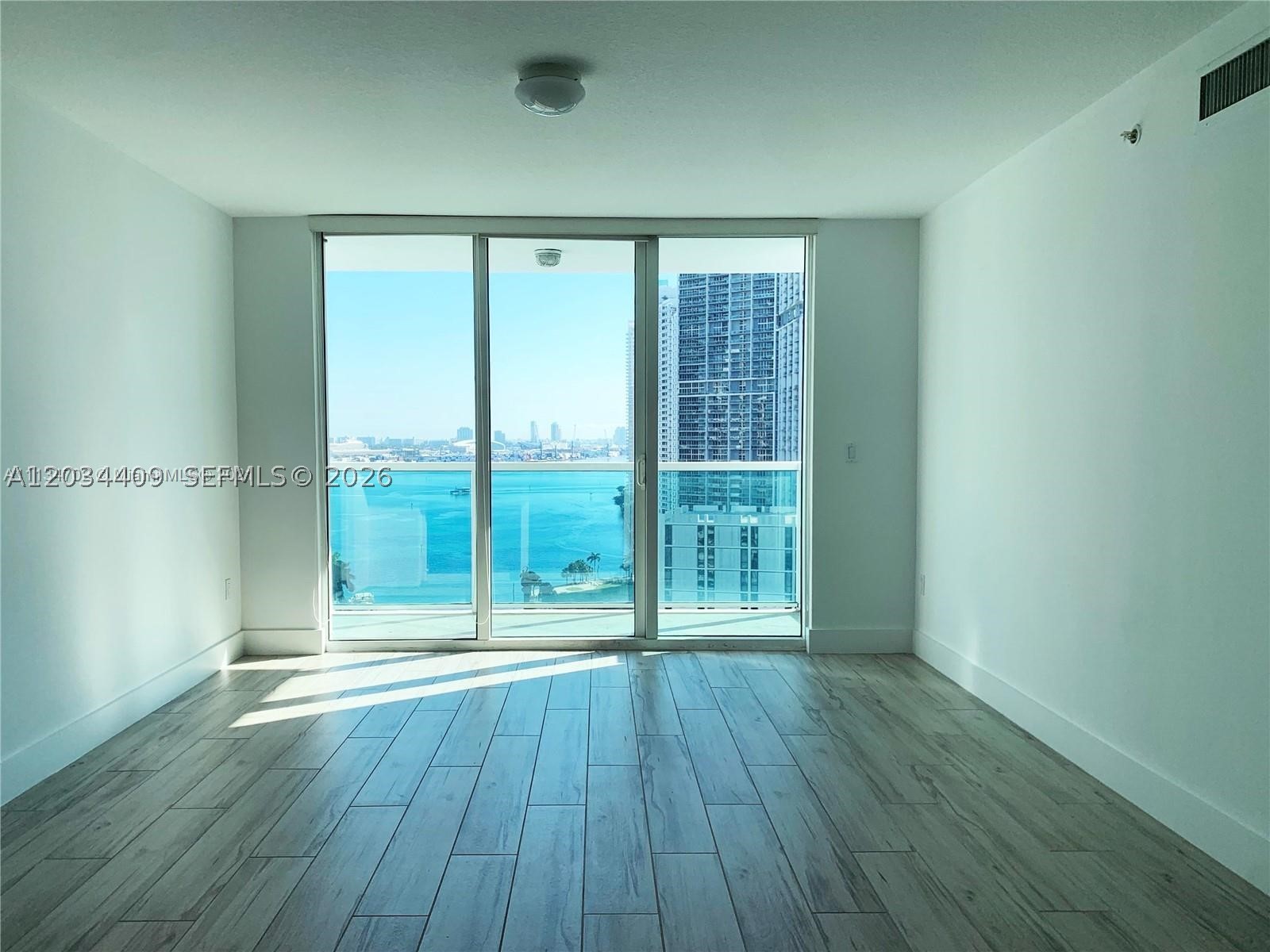 image Brickell on the River North8