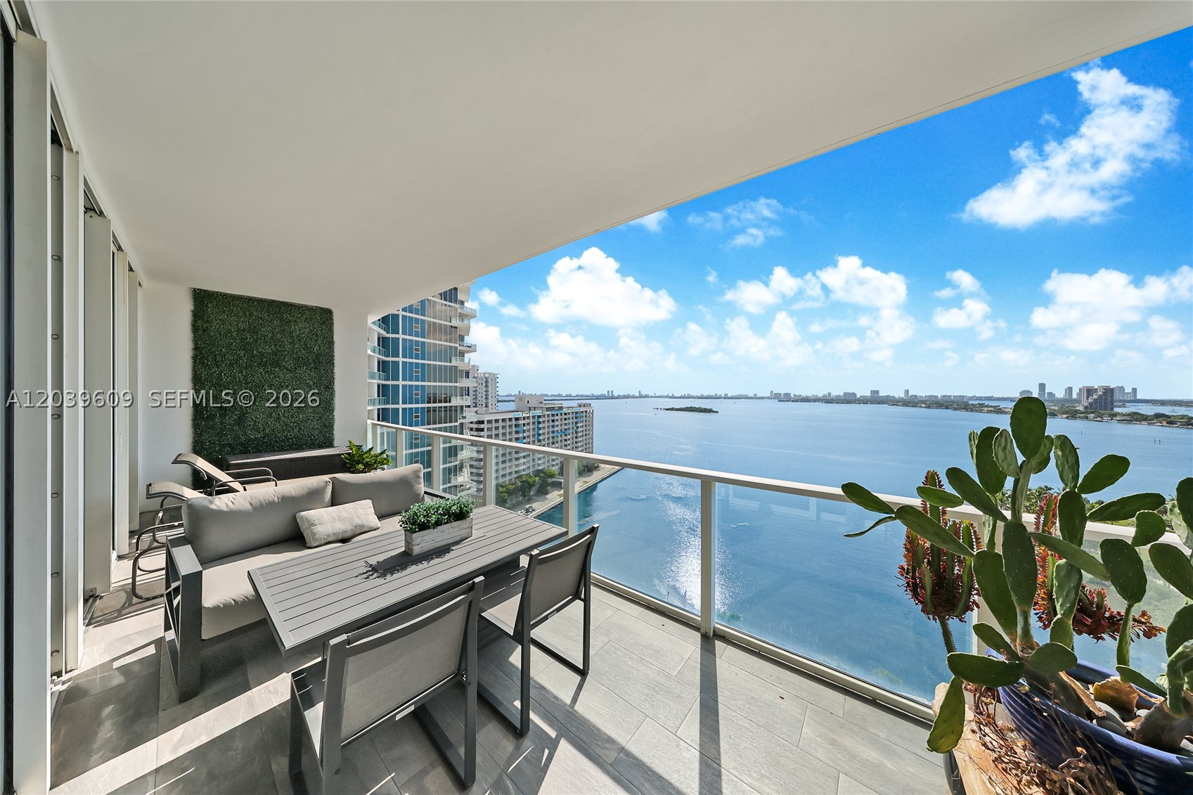 image Paramount Bay15