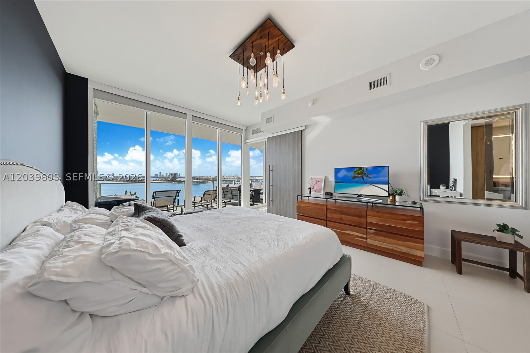 image Paramount Bay7