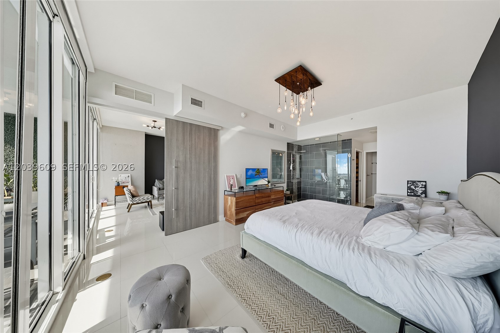 image Paramount Bay8