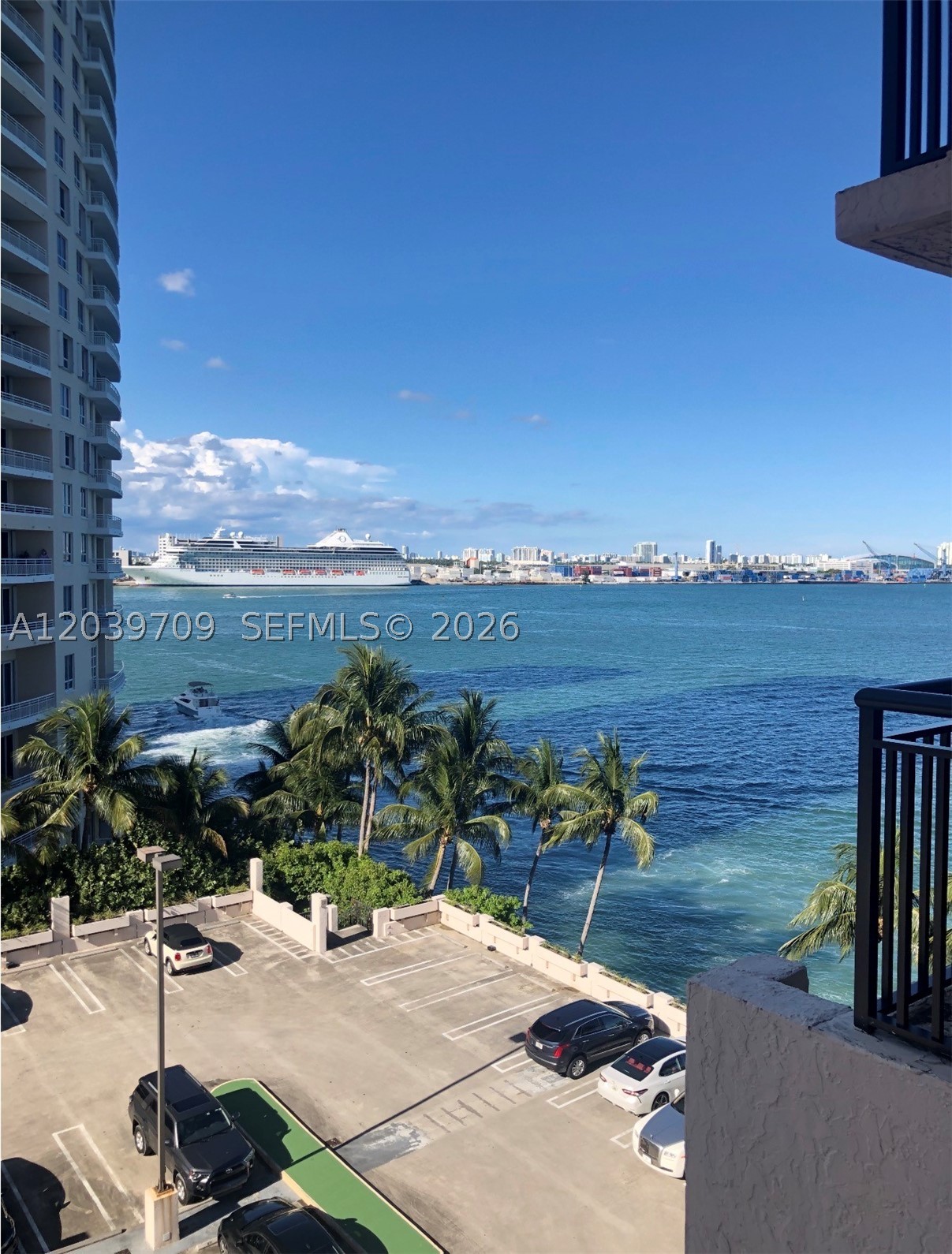 540 Brickell Key Dr #828