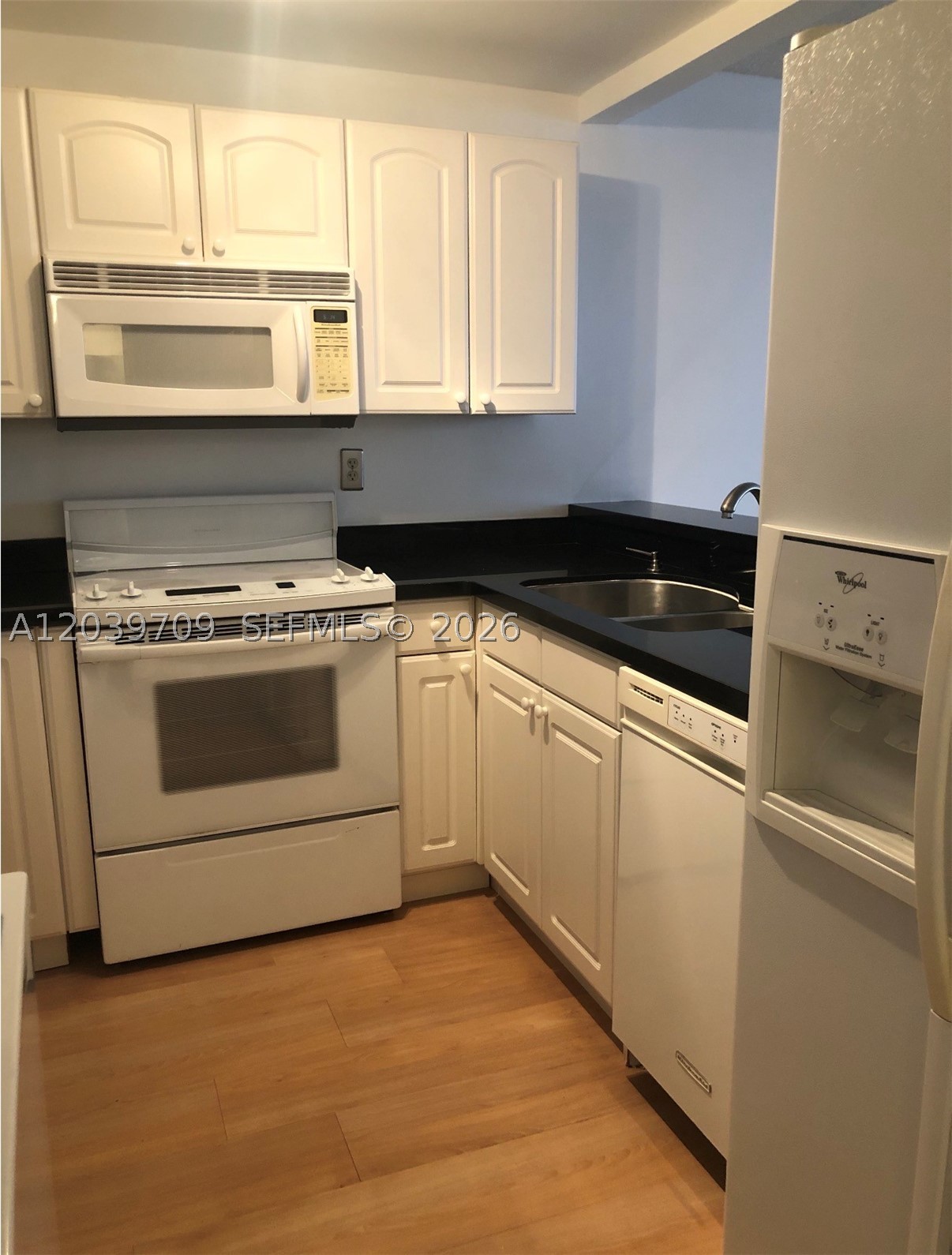540 Brickell Key Dr #828 Miami, FL 33131