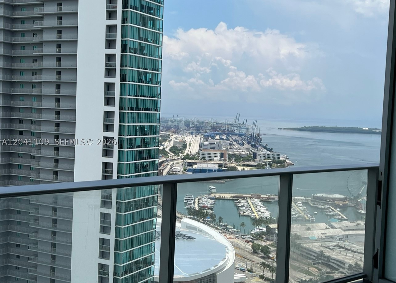 image Paramount Miami Worldcenter0