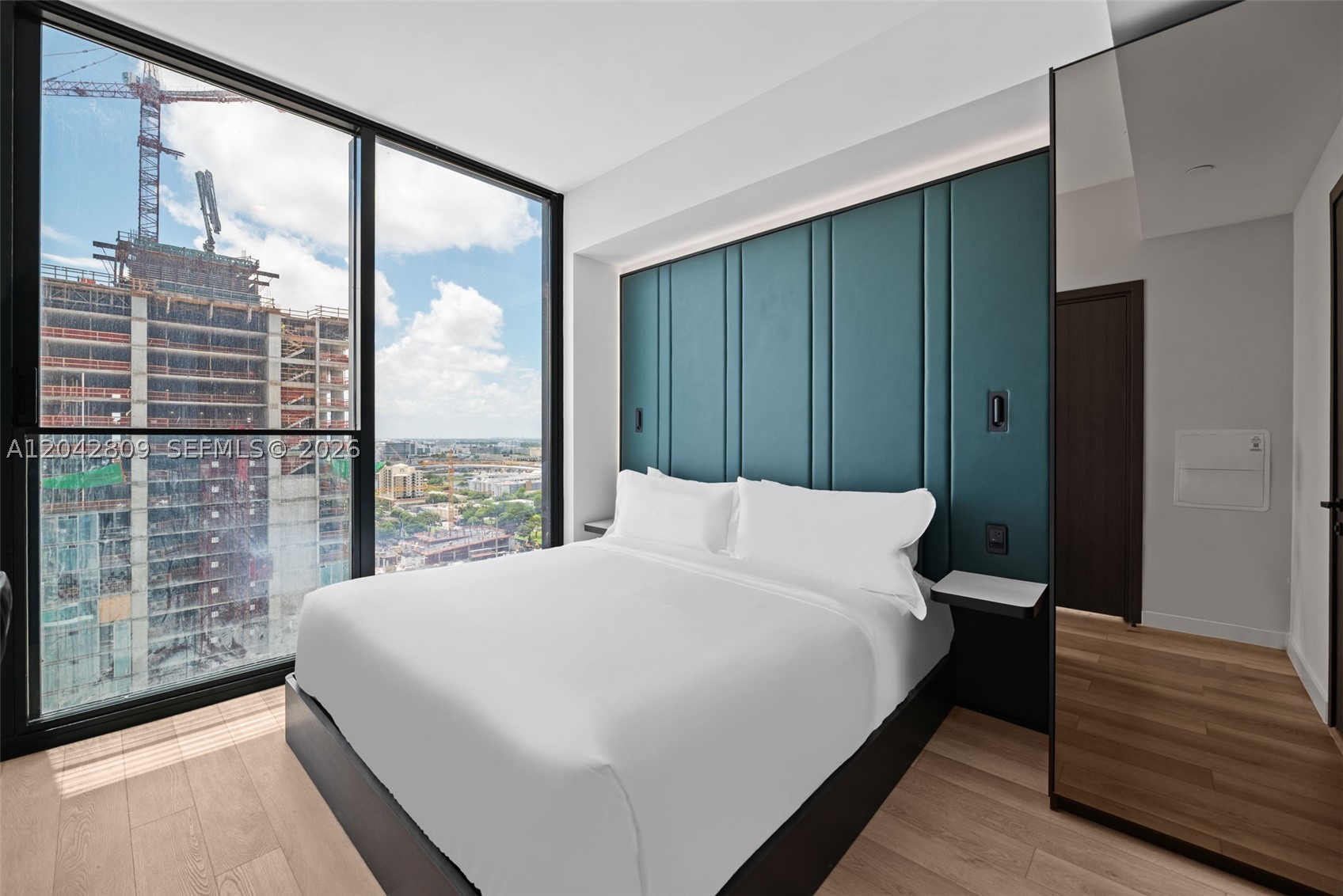 20 NE 11st #2410 Miami, FL 33132
