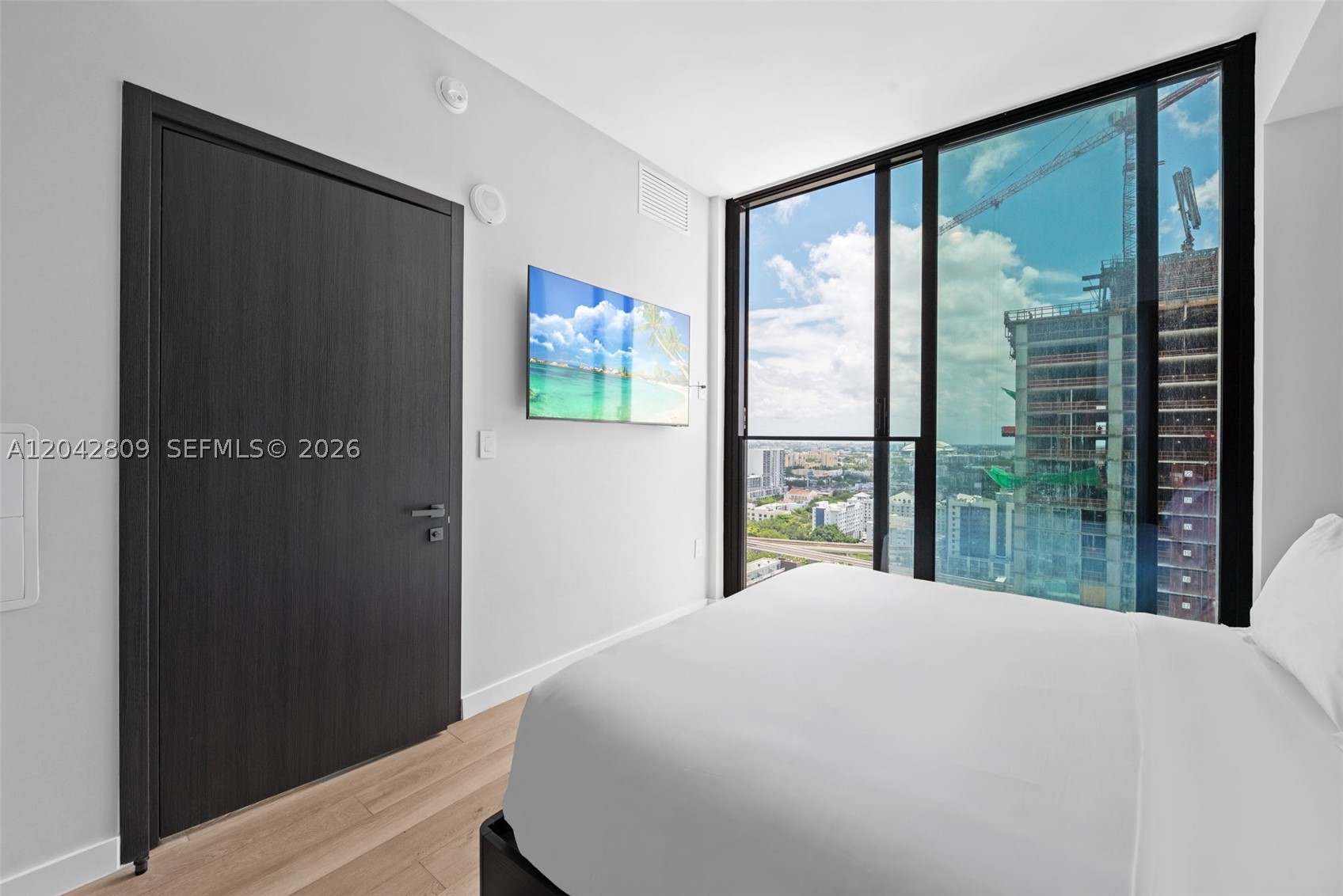 20 NE 11st #2410 Miami, FL 33132