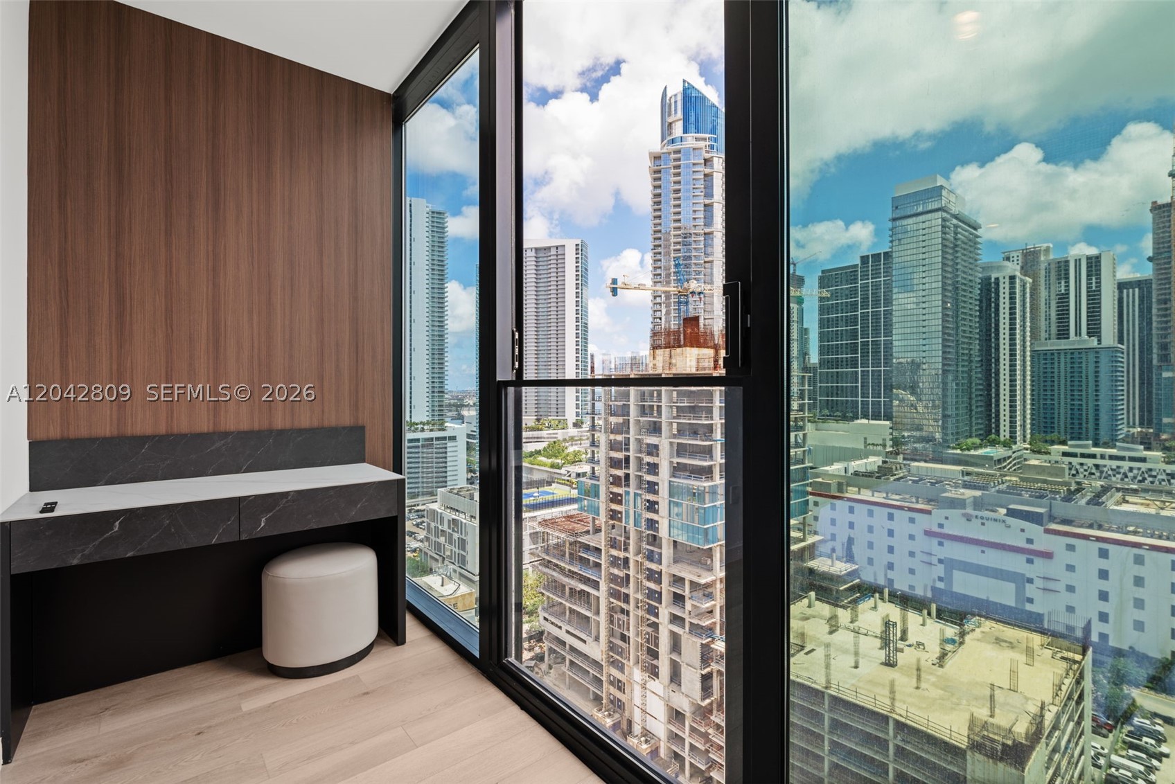20 NE 11st #2410 Miami, FL 33132