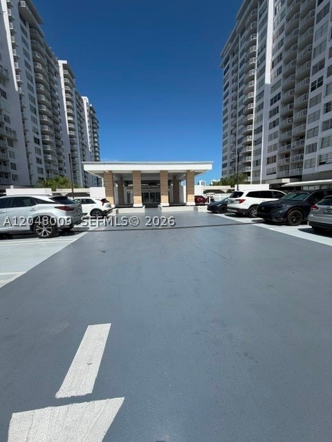 18061 Biscayne Blvd #PH02 Aventura, FL 33160