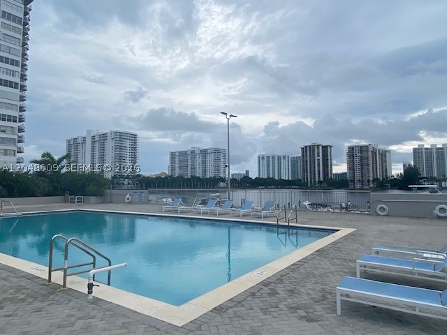 18061 Biscayne Blvd #PH02 Aventura, FL 33160