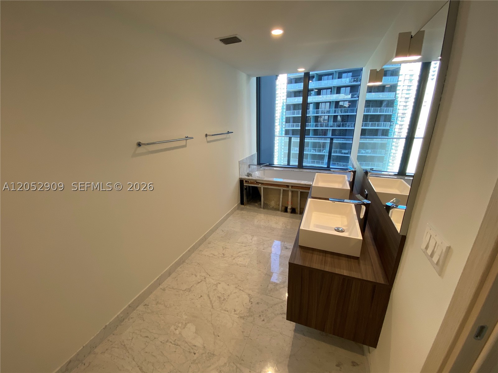 image Brickell Flatiron12