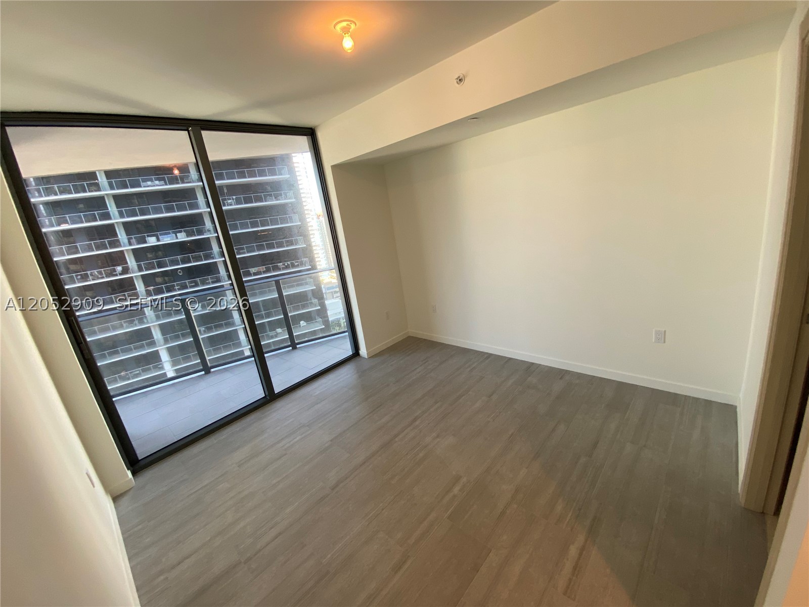 image Brickell Flatiron5