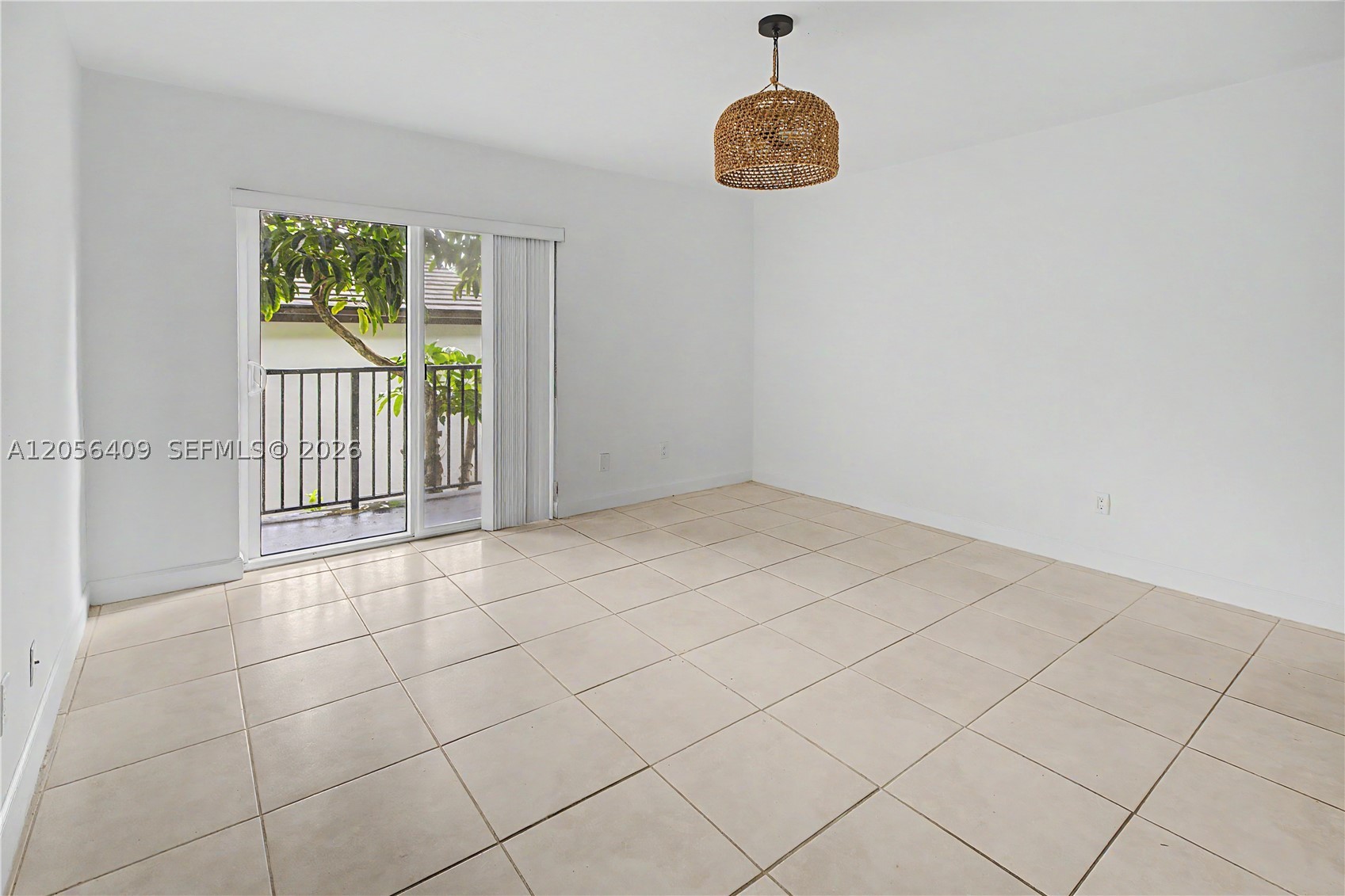 6815 Edgewater Dr #201 Coral Gables, FL 33133