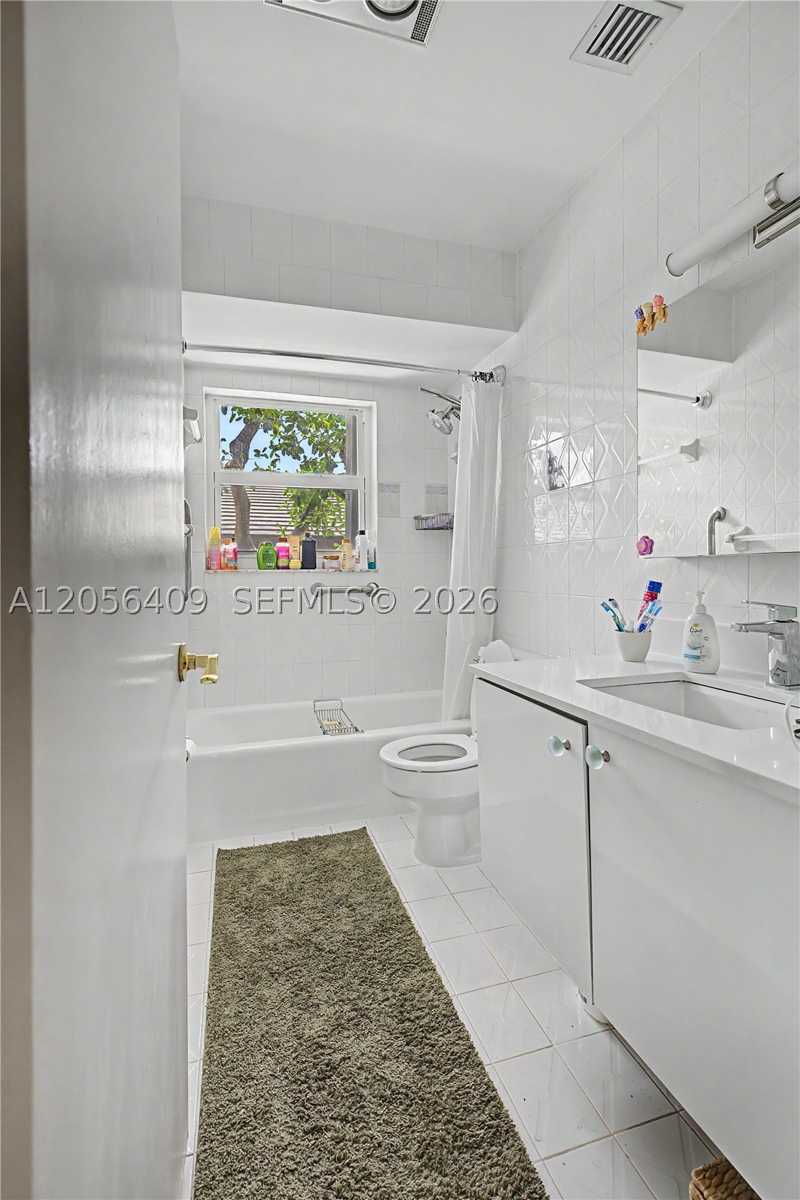 6815 Edgewater Dr #201 Coral Gables, FL 33133