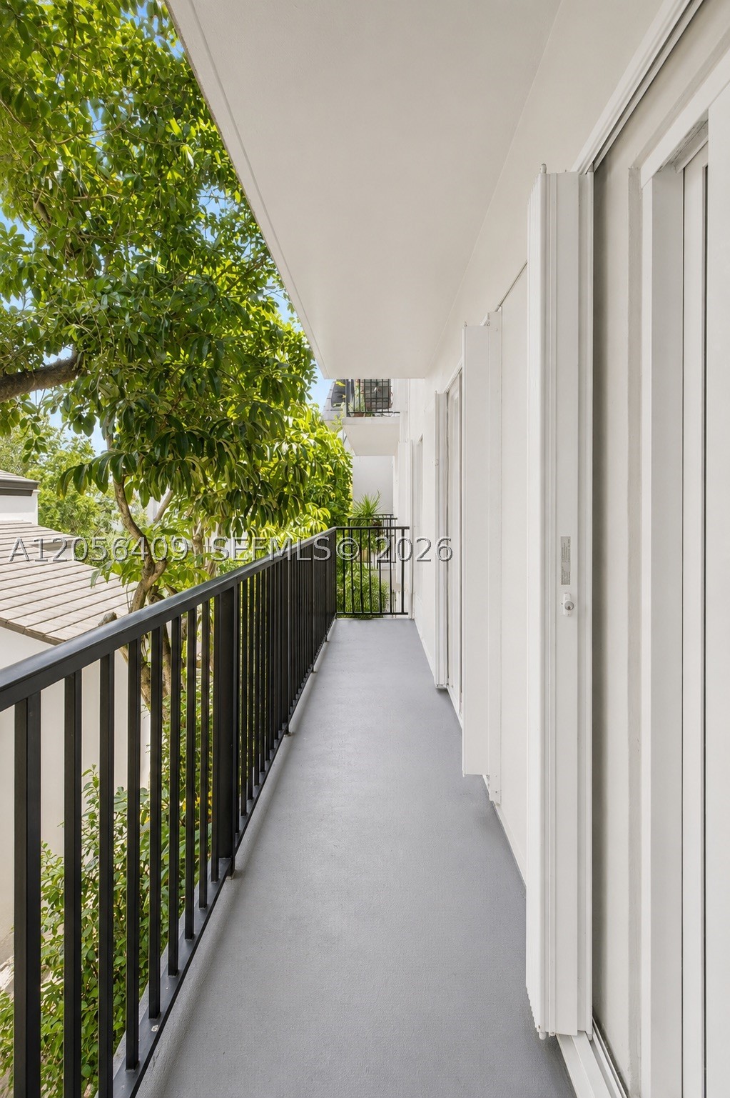 6815 Edgewater Dr #201 Coral Gables, FL 33133
