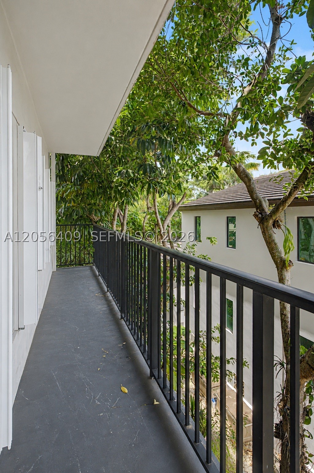 6815 Edgewater Dr #201 Coral Gables, FL 33133
