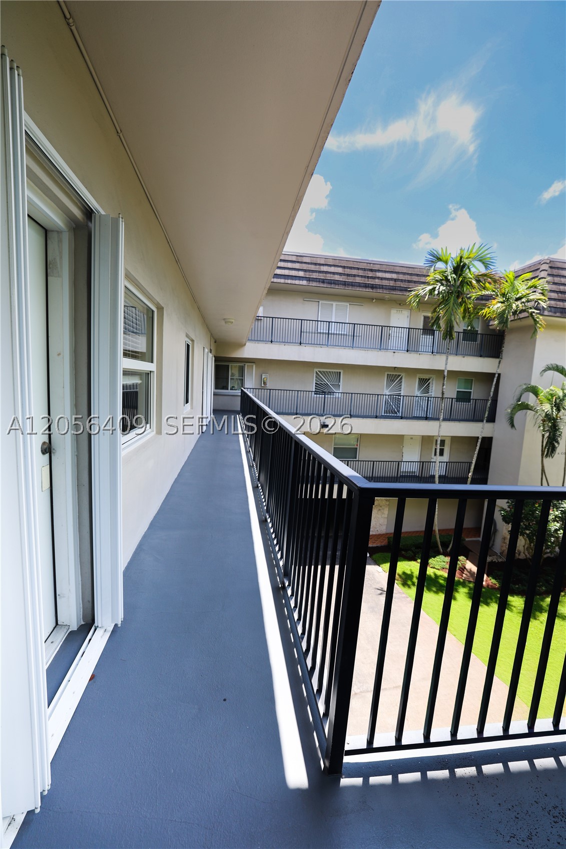 6815 Edgewater Dr #201 Coral Gables, FL 33133