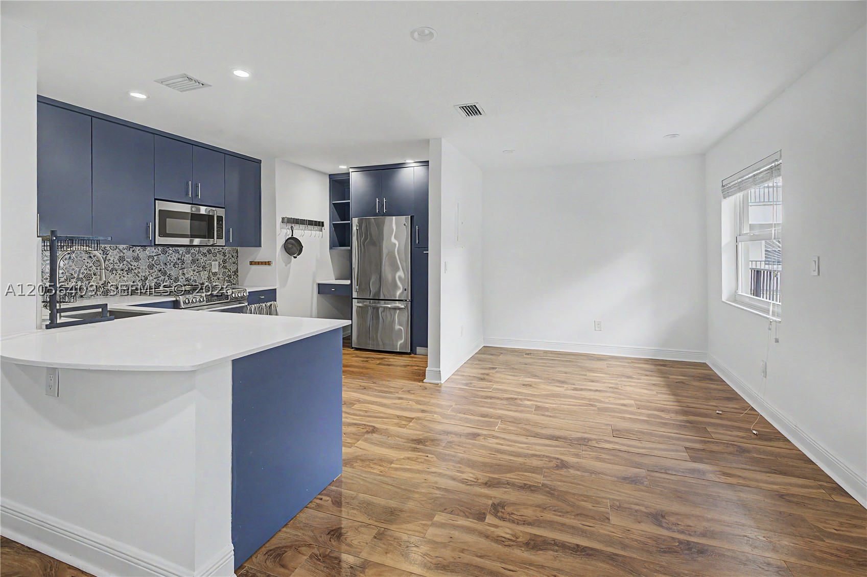 6815 Edgewater Dr #201 Coral Gables, FL 33133