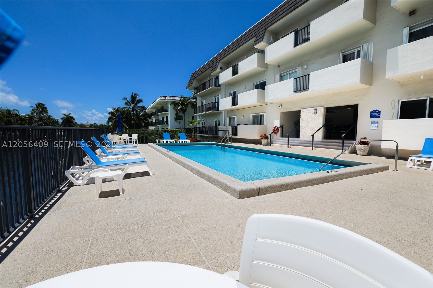 6815 Edgewater Dr #201 Coral Gables, FL 33133