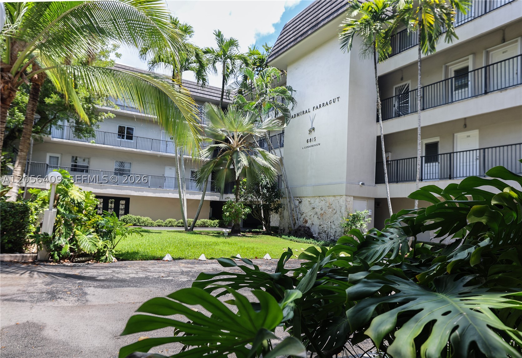 6815 Edgewater Dr #201 Coral Gables, FL 33133